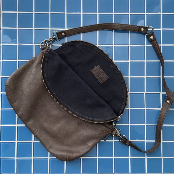 HAKEI Spanish Leather Crossbody Bag - Picture 3 of 8